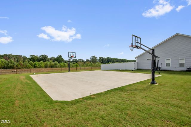 17 W Emily Gardens Drive, Selma, NC 27576