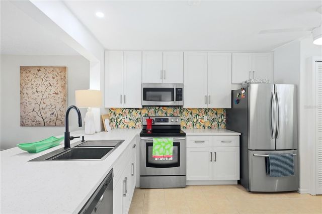 307 TIMBERLAKE DRIVE 307, Bradenton, FL 34210