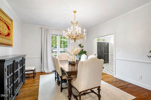 6 St James Place, Chapel Hill, NC 27514