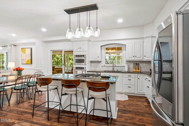 6 St James Place, Chapel Hill, NC 27514