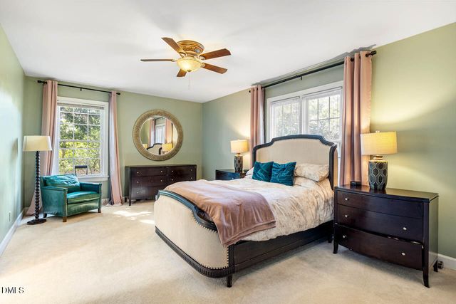 6 St James Place, Chapel Hill, NC 27514