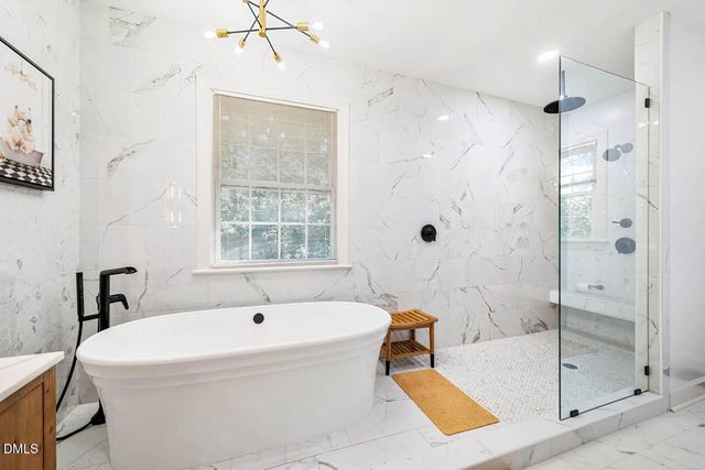 6 St James Place, Chapel Hill, NC 27514