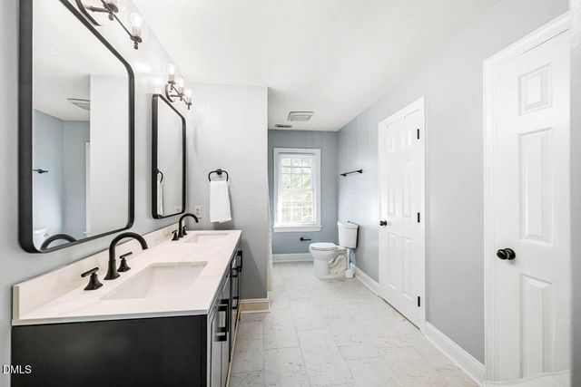 6 St James Place, Chapel Hill, NC 27514
