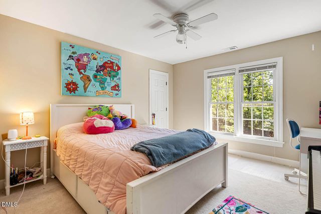 6 St James Place, Chapel Hill, NC 27514