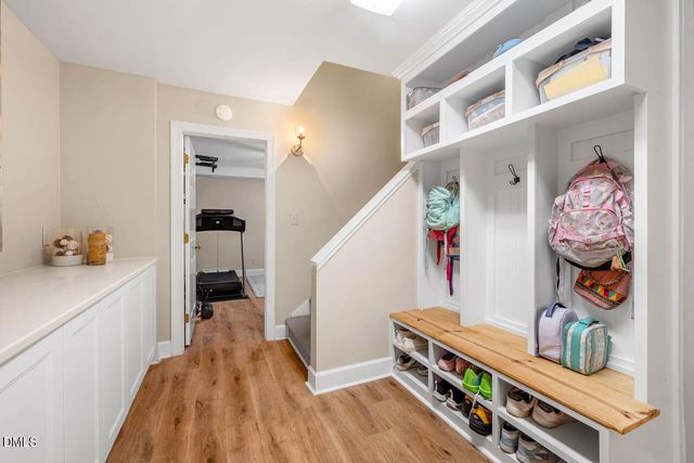 6 St James Place, Chapel Hill, NC 27514