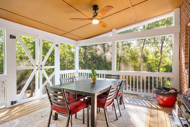 6 St James Place, Chapel Hill, NC 27514