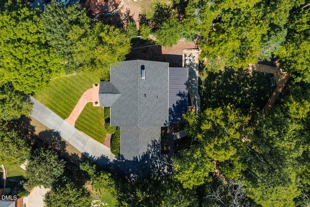 6 St James Place, Chapel Hill, NC 27514