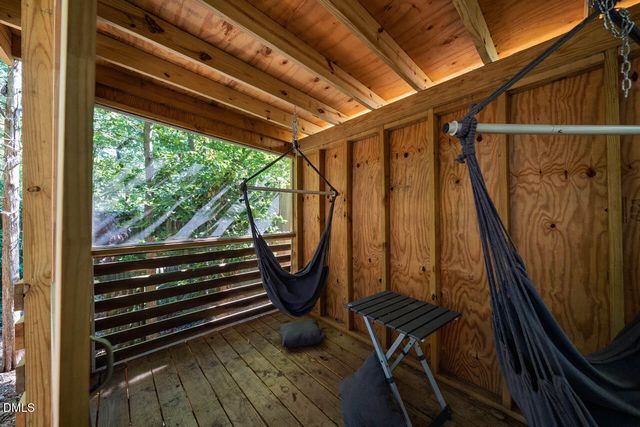 6 St James Place, Chapel Hill, NC 27514