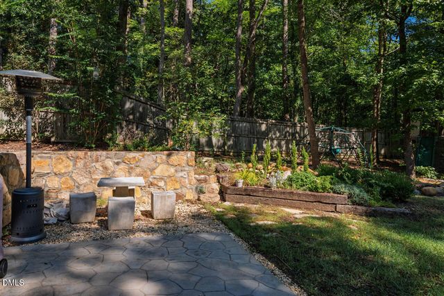 6 St James Place, Chapel Hill, NC 27514