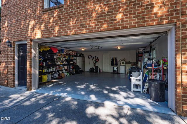 6 St James Place, Chapel Hill, NC 27514
