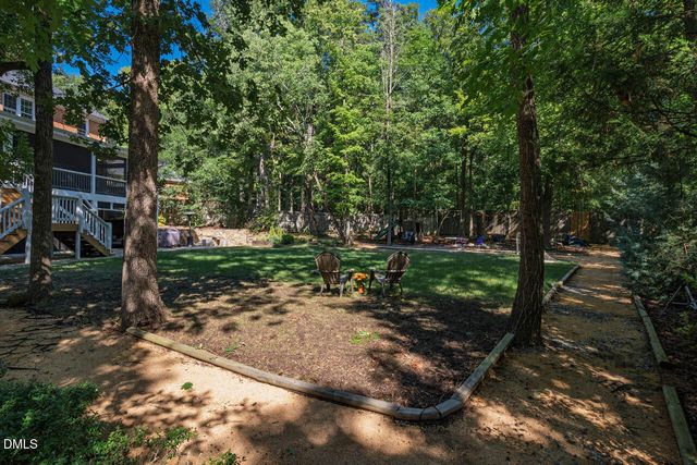 6 St James Place, Chapel Hill, NC 27514