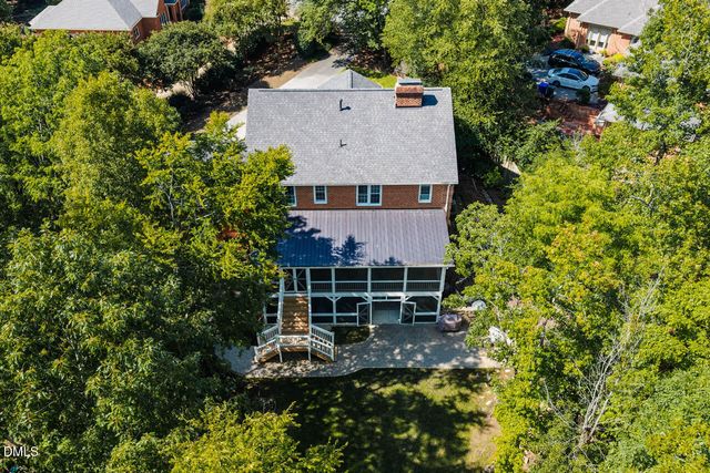 6 St James Place, Chapel Hill, NC 27514