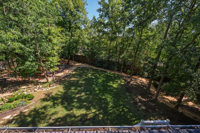 6 St James Place, Chapel Hill, NC 27514