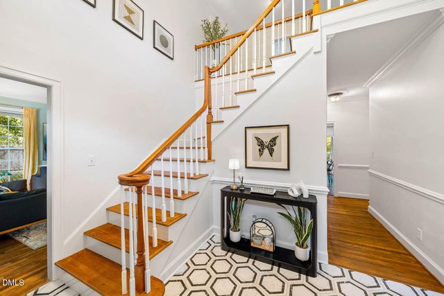 6 St James Place, Chapel Hill, NC 27514