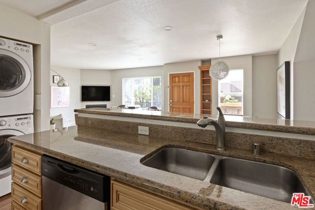 12530 Venice Boulevard 3, Los Angeles, CA 90066