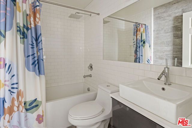12530 Venice Boulevard 3, Los Angeles, CA 90066