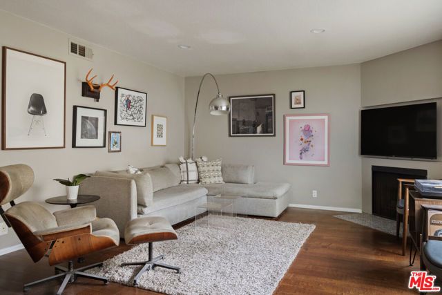 12530 Venice Boulevard 3, Los Angeles, CA 90066