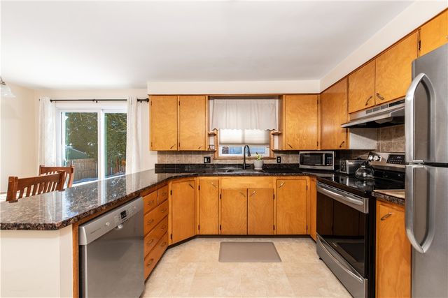 24 Linwood Drive Drive, Coventry, RI 02816