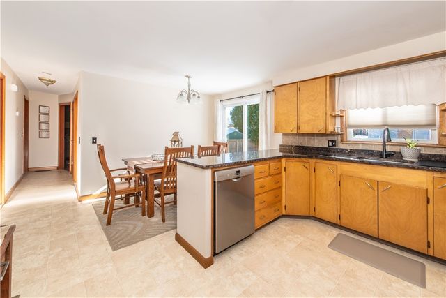 24 Linwood Drive Drive, Coventry, RI 02816