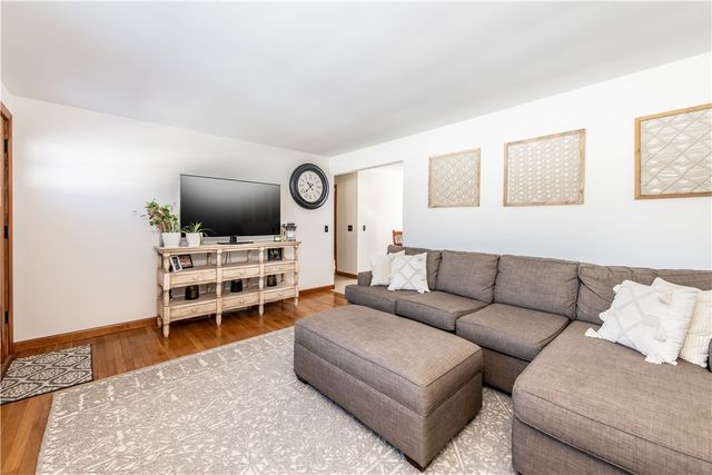 24 Linwood Drive Drive, Coventry, RI 02816