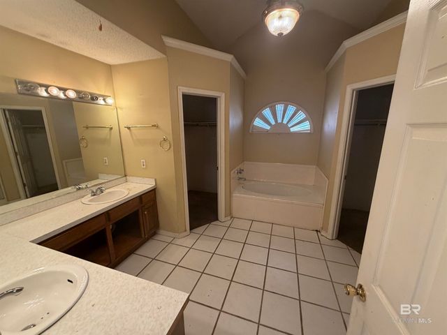 7067 Pinehill Road, Daphne, AL 36526