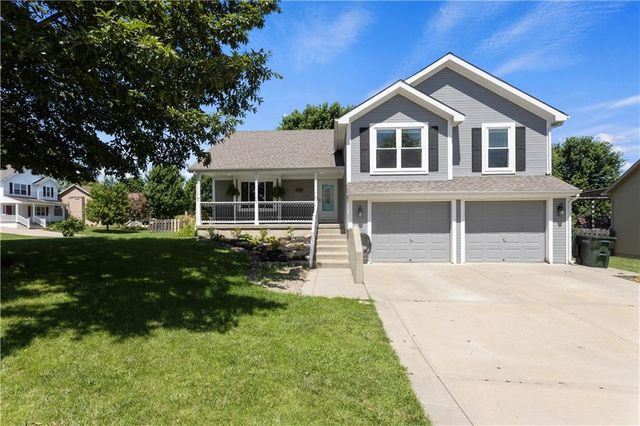 3812 Clayton Drive, Leavenworth, KS 66048