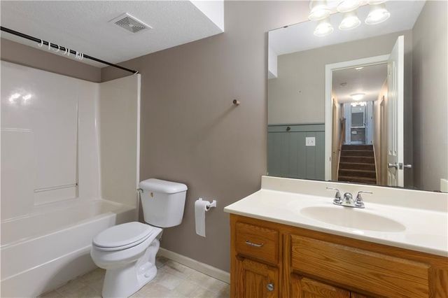 3812 Clayton Drive, Leavenworth, KS 66048