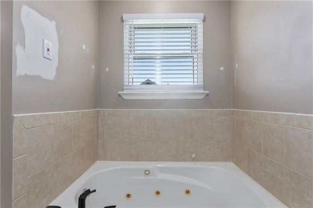 3812 Clayton Drive, Leavenworth, KS 66048