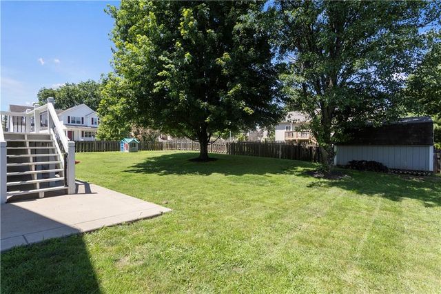 3812 Clayton Drive, Leavenworth, KS 66048