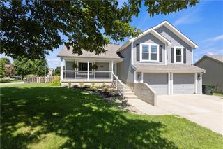 3812 Clayton Drive, Leavenworth, KS 66048