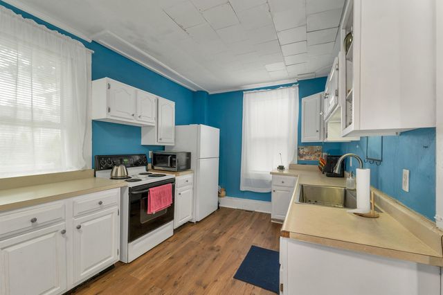 20 Baldwin Street, Laconia, NH 03246
