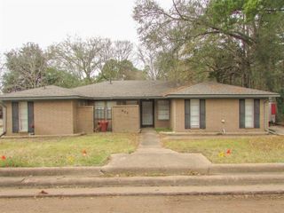 600 Normal Park B, Huntsville, TX 77320