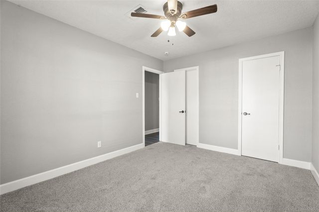 304 E Dumble Street, Alvin, TX 77511