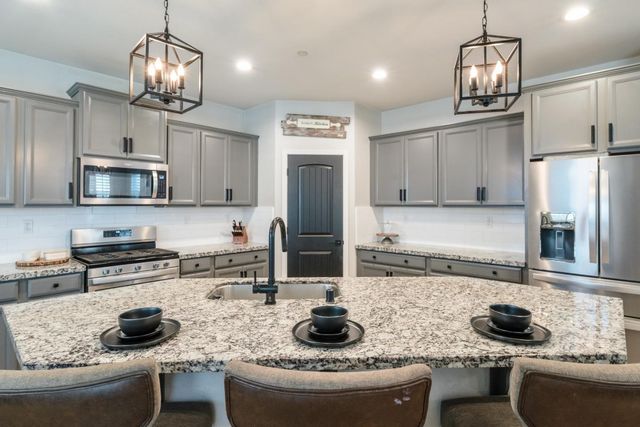 630 Cerrato Way, Hollister, CA 95023