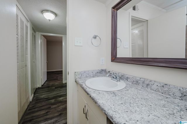 3350 Altamont Rd Apt B2, Birmingham, AL 35205