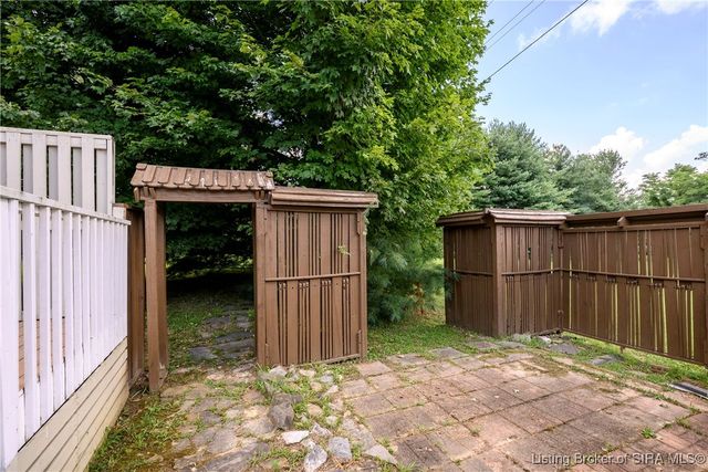 4100 Brush College Road, Floyds Knobs, IN 47119