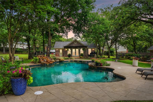 915 Skyline Drive, Argyle, TX 76226