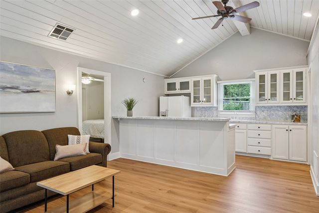 915 Skyline Drive, Argyle, TX 76226