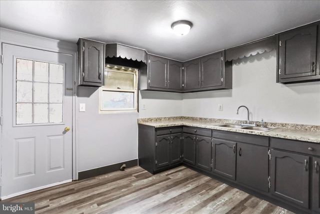 130 WHITE OAK RD, White Post, VA 22663