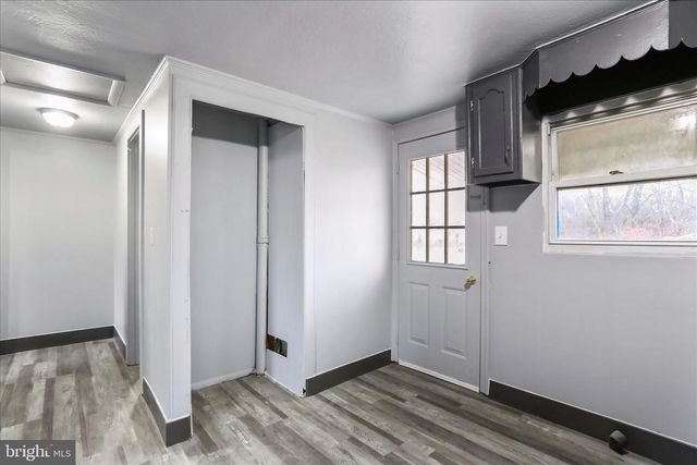 130 WHITE OAK RD, White Post, VA 22663