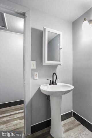 130 WHITE OAK RD, White Post, VA 22663