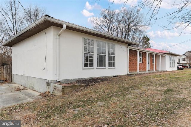 130 WHITE OAK RD, White Post, VA 22663