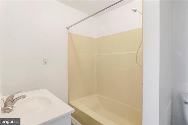 130 WHITE OAK RD, White Post, VA 22663