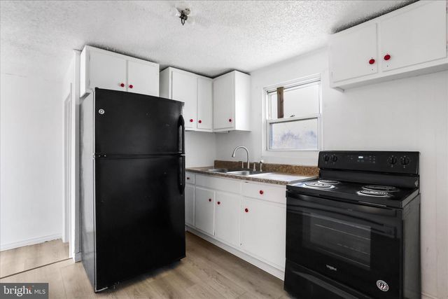 130 WHITE OAK RD, White Post, VA 22663