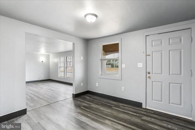 130 WHITE OAK RD, White Post, VA 22663