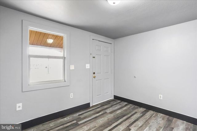 130 WHITE OAK RD, White Post, VA 22663