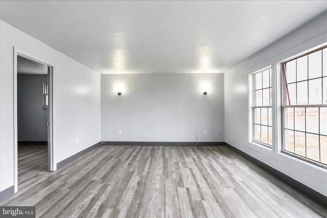 130 WHITE OAK RD, White Post, VA 22663