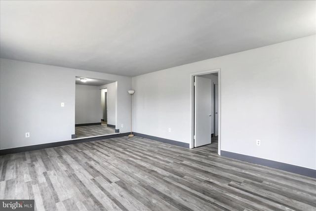 130 WHITE OAK RD, White Post, VA 22663