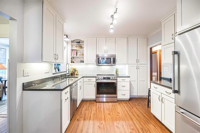 902 OAKMONT Avenue, Erie, PA 16505