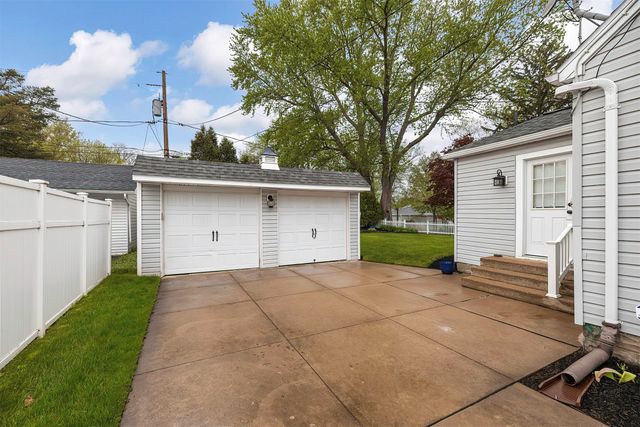 902 OAKMONT Avenue, Erie, PA 16505